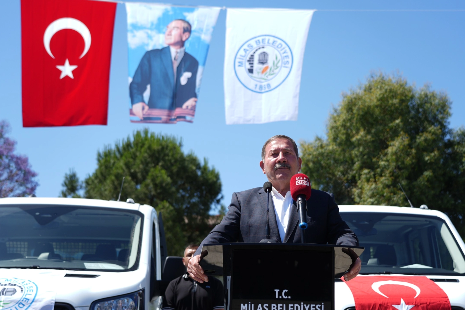 Milas Belediyesi araç filosunu güçlendirdi: 7 yeni kamyonet hizmete alındı
