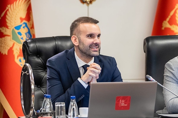 Spajic: Petrovic Njegos hanedanının torunları Karadağ'da layık bir yuvaya kavuştu