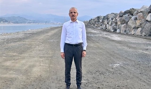 Uraloğlu, Hakkari’nin Bağışlı köyünde vatandaşlarla buluştu